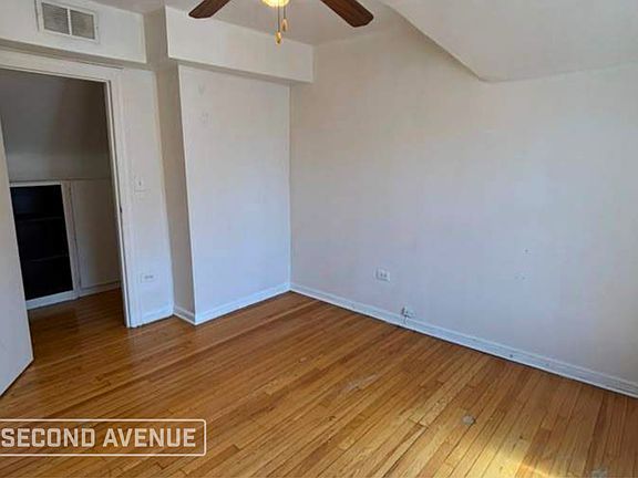 5th image of 9424 S Champlain Ave