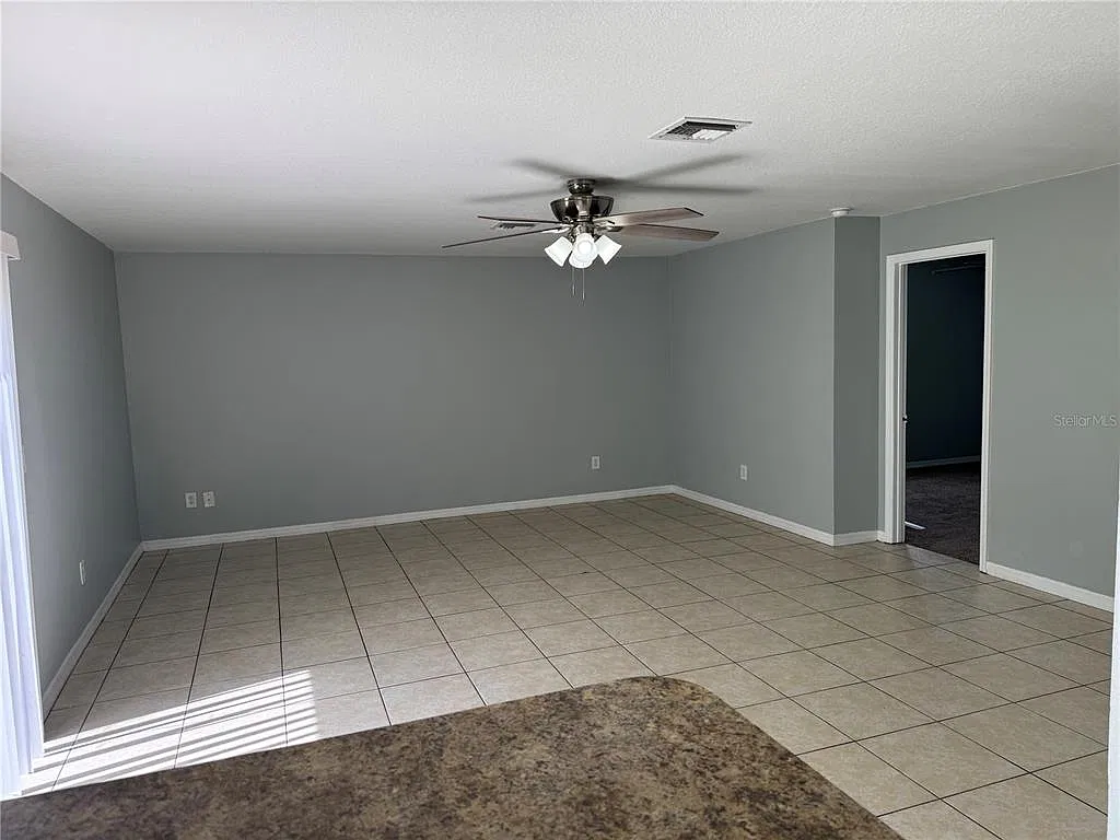 4 bed, 2.0 bath, 1603 sqft, $1,800 — Photo 3