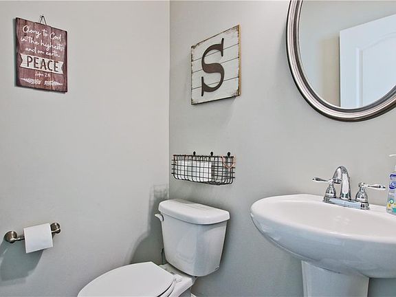 5th image of 169 Townview Dr