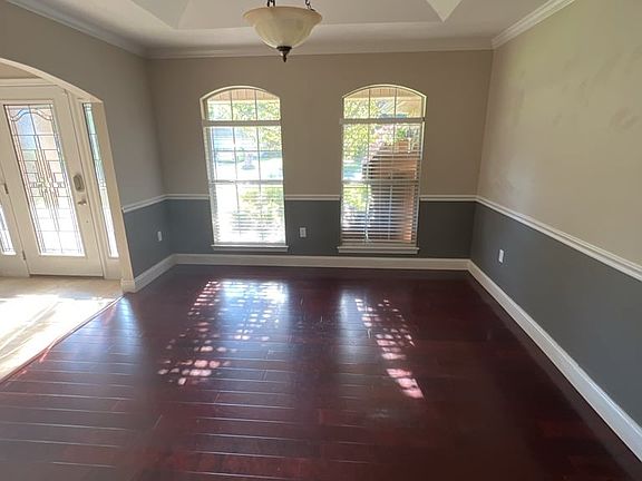 3rd image of 53 Hillcrest Dr