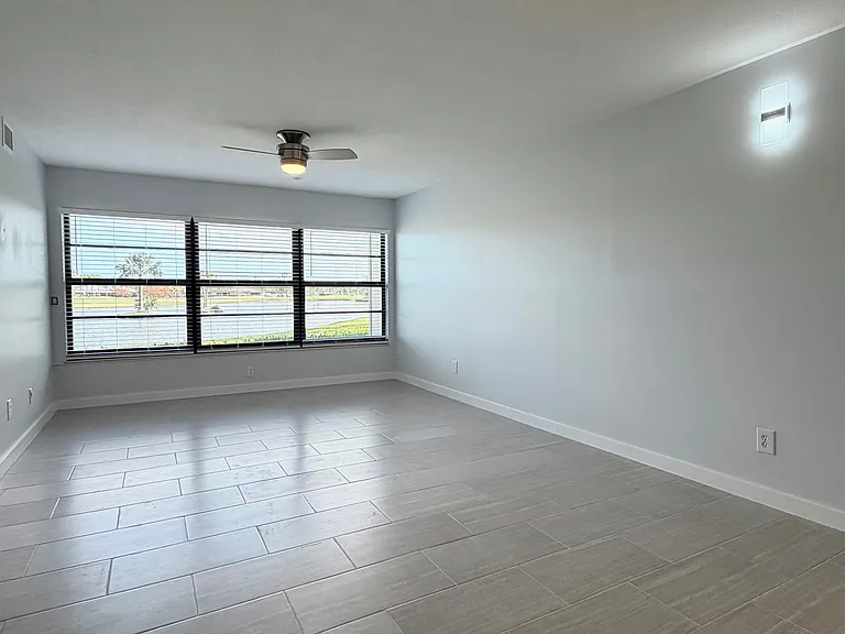 Living/Dining area