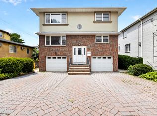 437 2nd St, Palisades Park, NJ 07650