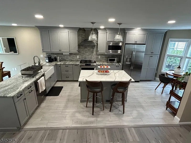 255 Crescenzi Ct #255