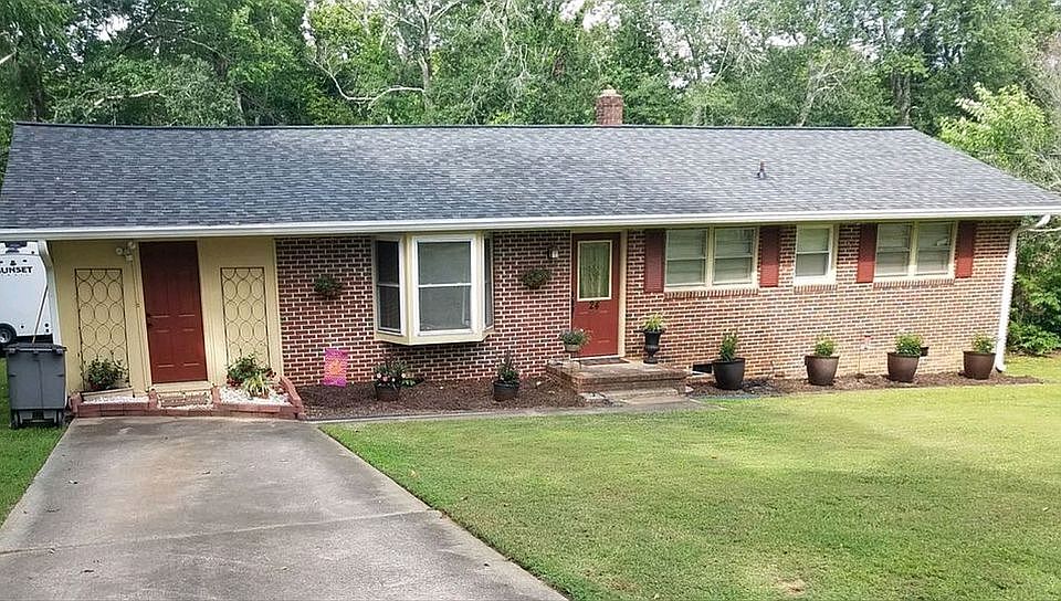 1st image of 24 Blue Mountain Dr