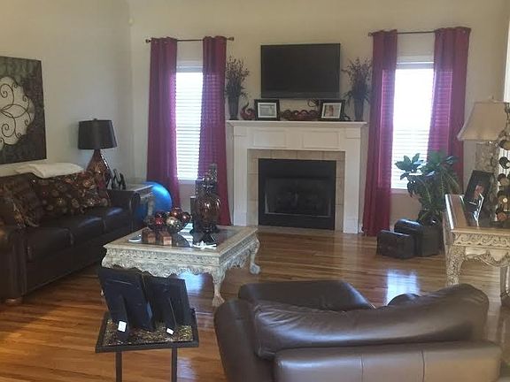 4th image of 3811 Woodbridge Ct