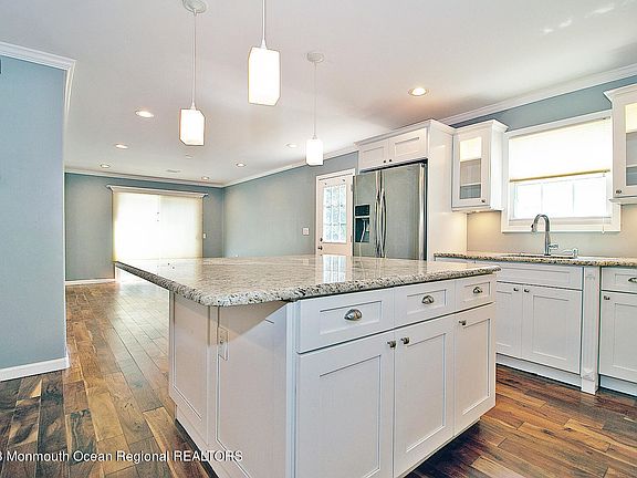 4th image of 47 La Dunette Drive