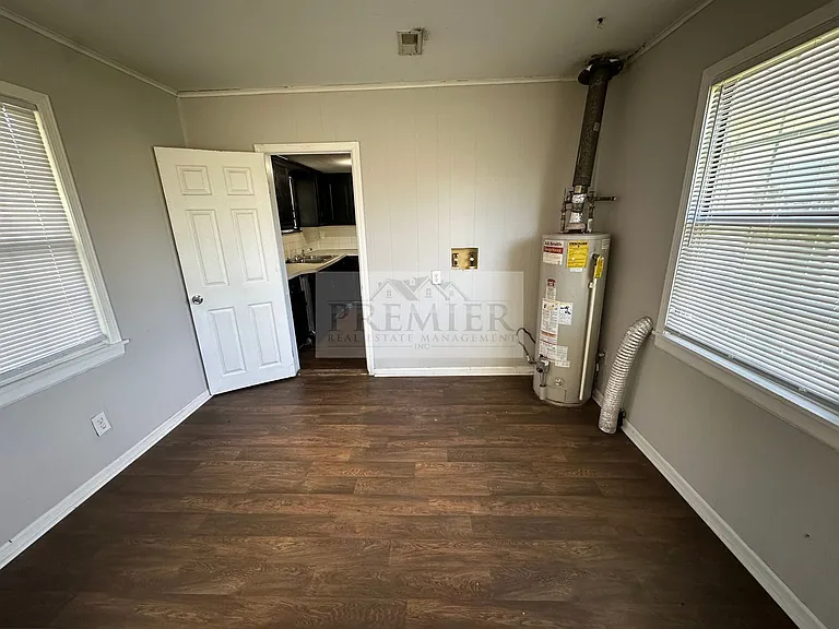 10005 E 53rd St — Photo 13