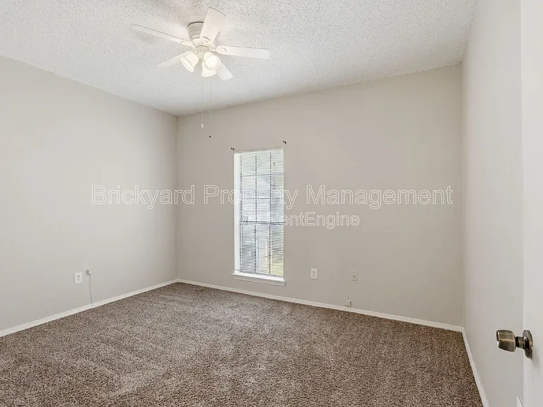 6324 Alissa Dr — Photo 22