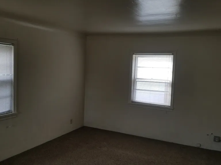 509 Locust St — Photo 2