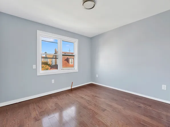 14-29 Pearl Street image 10 of 13