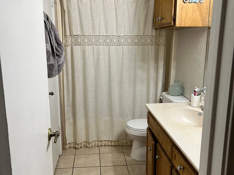 1205 Columbia St — Photo 10