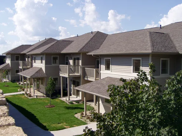 Middleton 2 Bedroom/1 Bath Apt Homes with Garage - Private, Scenic Area, 2850-2852-2854 N Pleasant View Rd #101, Middleton, WI 53562