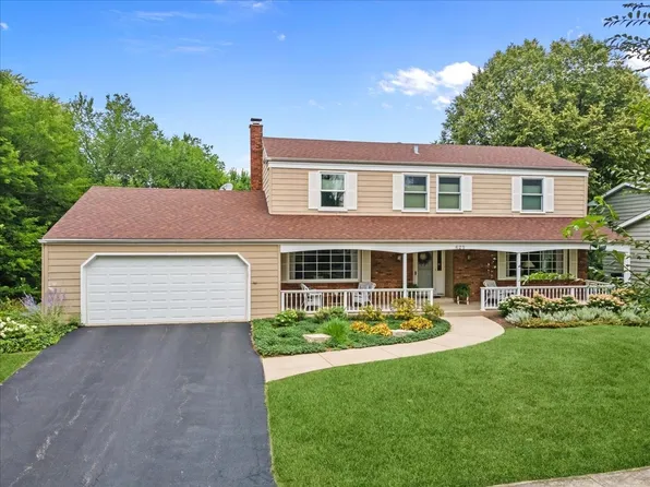 625 Burning Tree Ln, Naperville, IL 60563