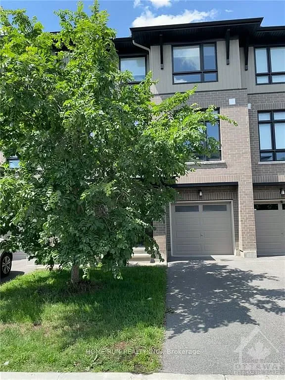 3 bed, $2,500 — Photo 2