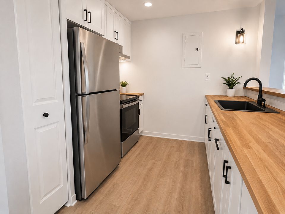 1st image of 2912 12th Ave SW #1