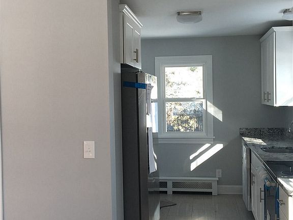 5th image of 36 Loralee Dr