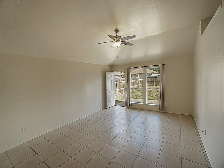 121 Shenandoah Trl — Photo 6