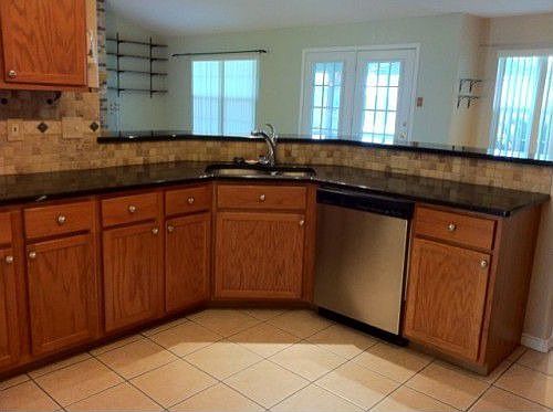 4th image of 117 Castlewood Dr