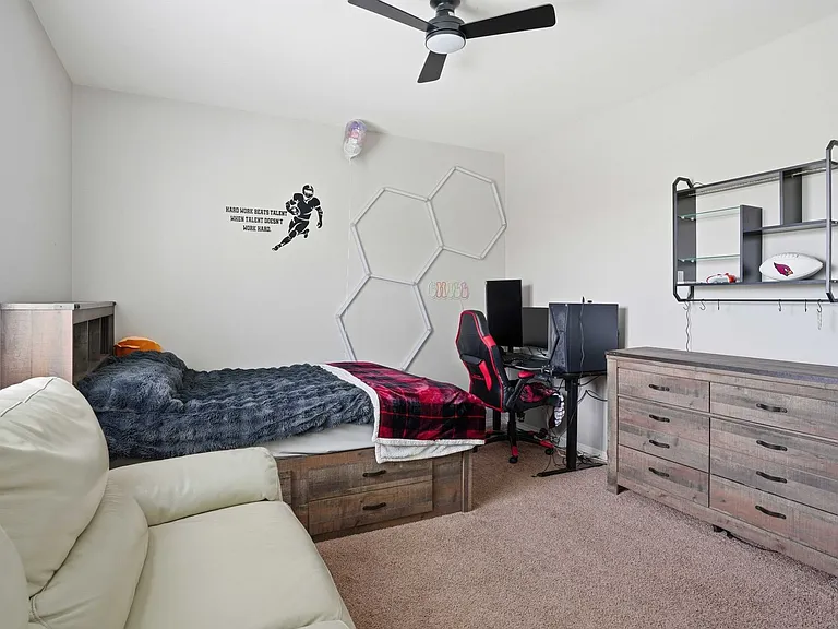 24545 Rosette Ln — Photo 32