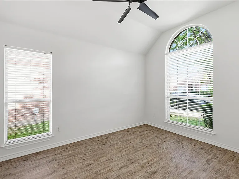 5625 Overland Dr — Photo 19