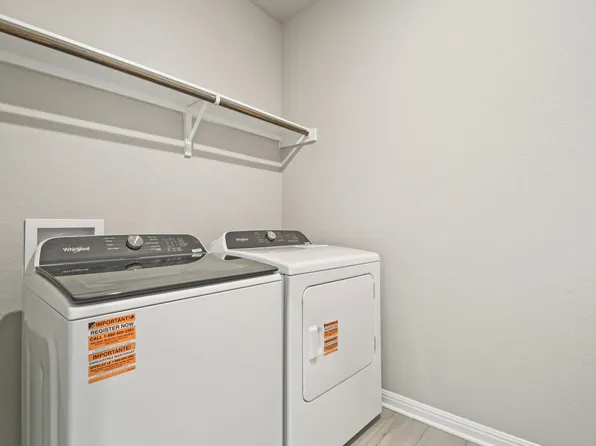 200 Coopers Hawk Crst, Cedar Creek, TX 78612
