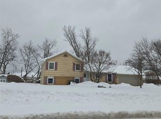 822 Westwood Trl, Webster, NY 14580