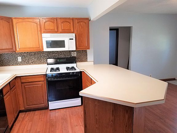 4th image of 109 Taylor Ave