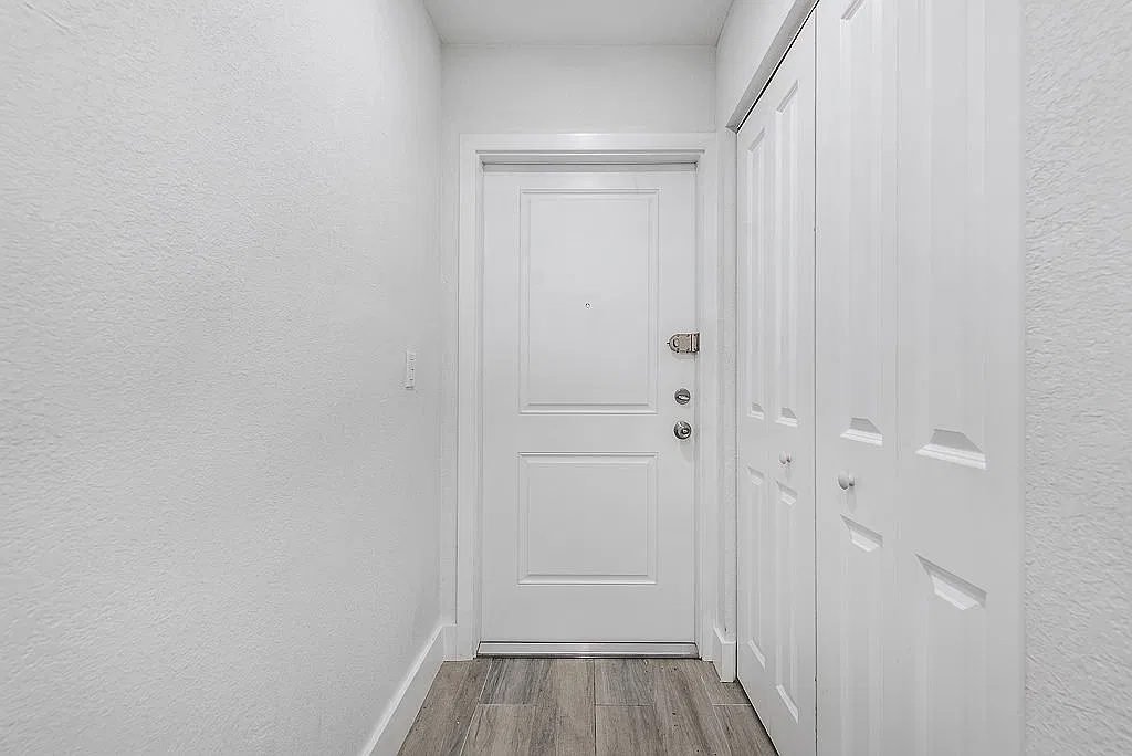 216 Jackson Avenue - 1 — Photo 4