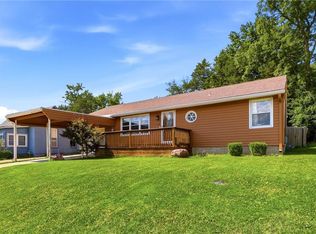 304 2nd St, Smithville, MO 64089