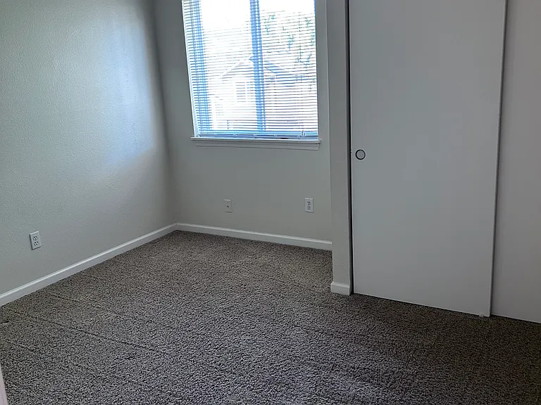 13303 SW 157th Ave — Photo 14