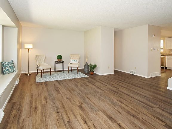 5th image of 9045 E Oxford Dr
