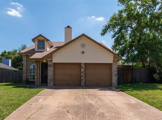 1421 Grovecrest Dr, Arlington, TX 76018