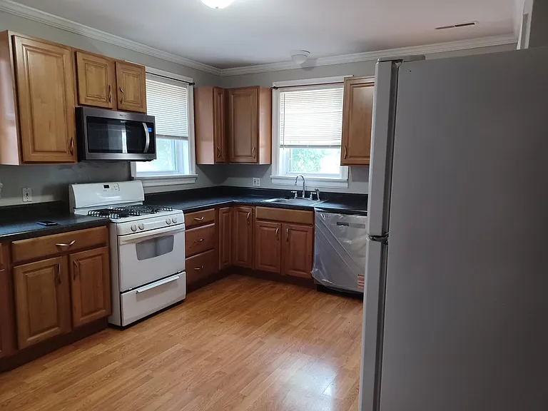 7327 Amherst Ave #B — Photo 10