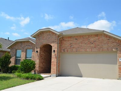825 Blackhorse Trl, Justin, TX, 76247