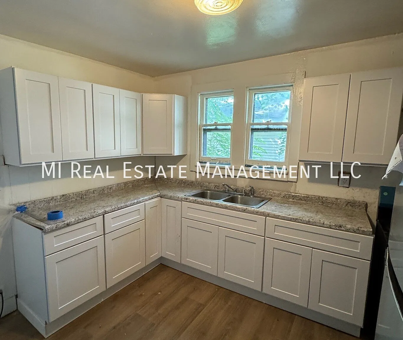2 bed, 1.0 bath, 1000 sqft, $1,295 — Photo 2
