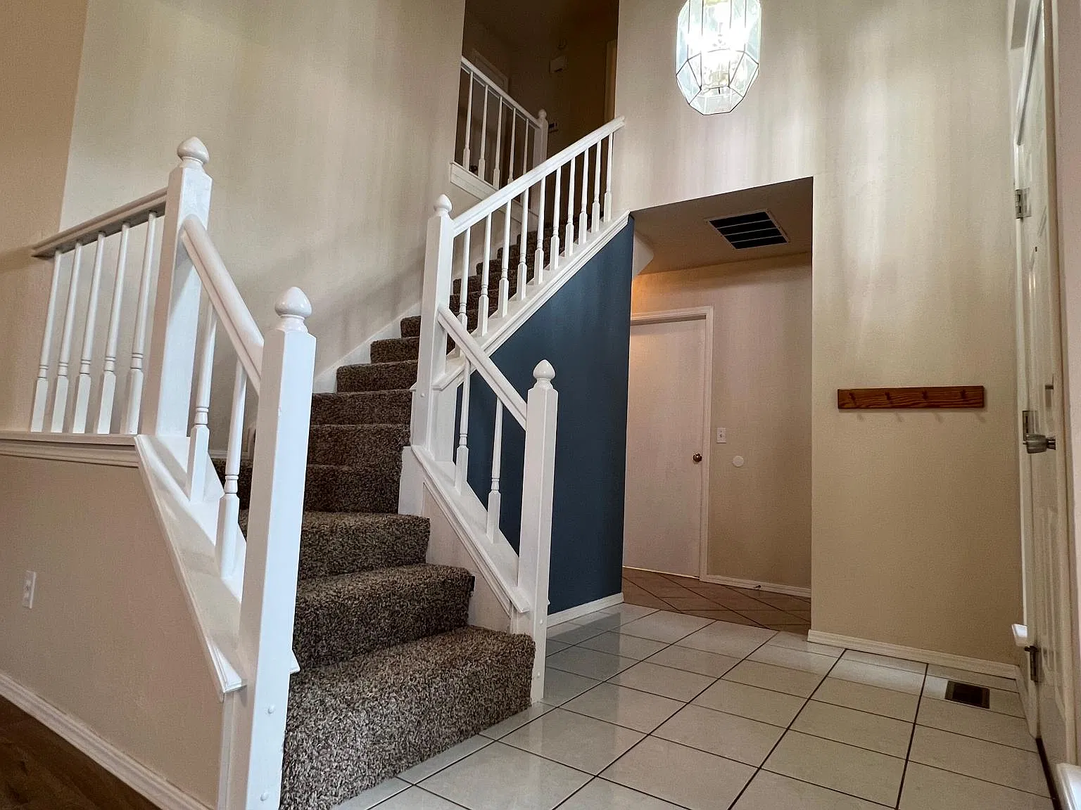 601 Copperfield Court — Photo 2