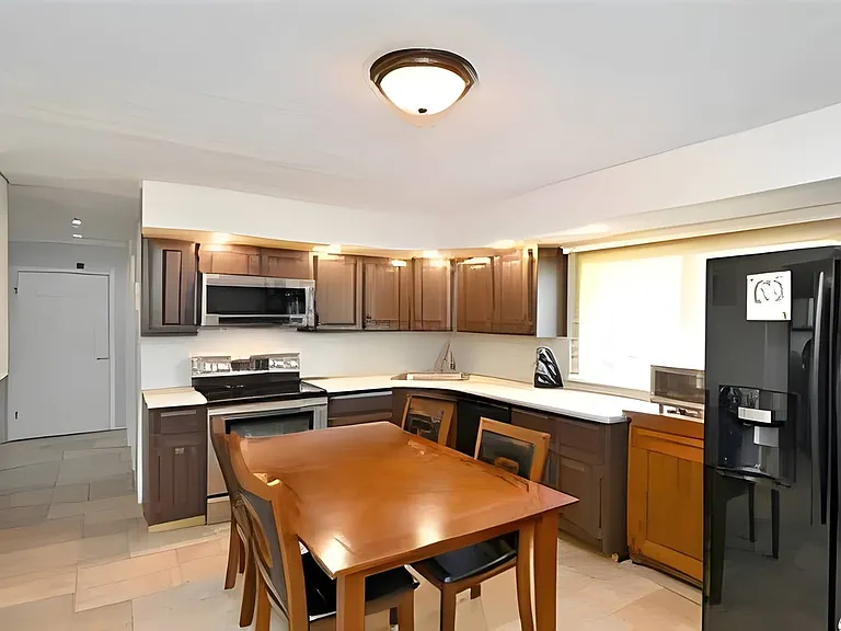 5 Walters Ave #2 — Photo 2