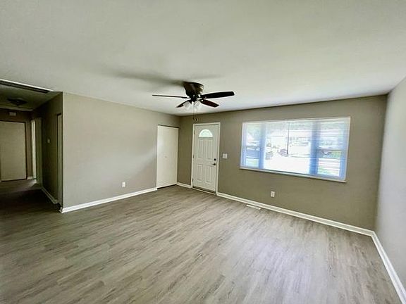 3rd image of 1676 Chippewa Dr