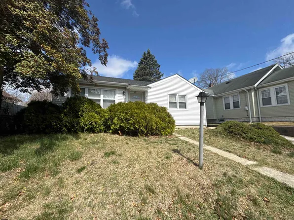 244 E Wyoming Ave, Absecon, NJ 08201