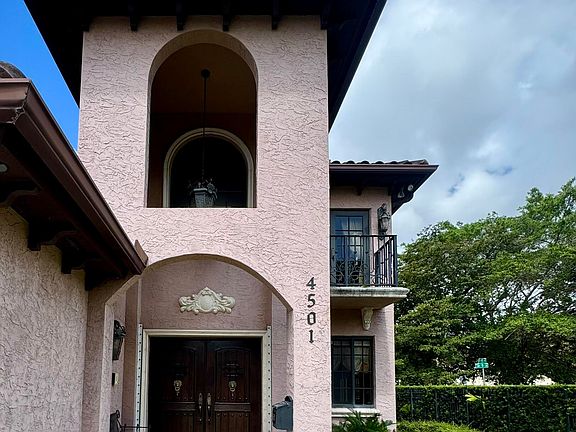 4th image of 4501 SW 10th Street