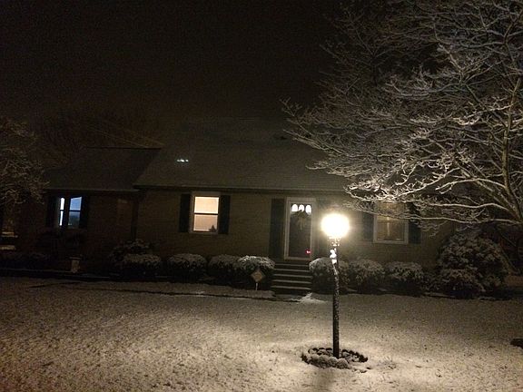 4th image of 1001 Honeysuckle Ln