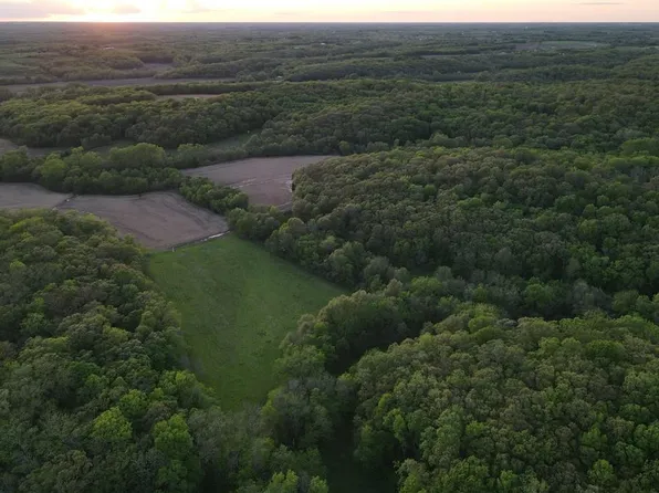 E 162nd St, Richmond, MO 64085