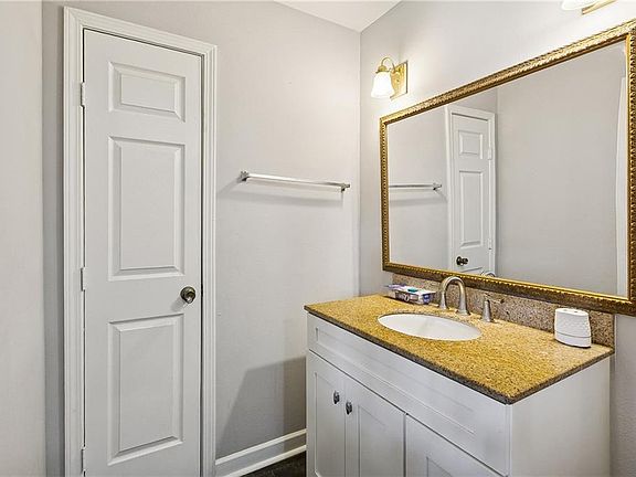 5th image of 5219 Beaucaire St