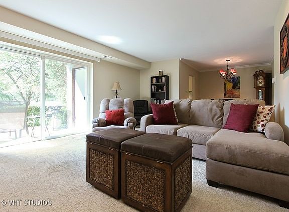 3rd image of 909 E Kenilworth Ave Unit 122