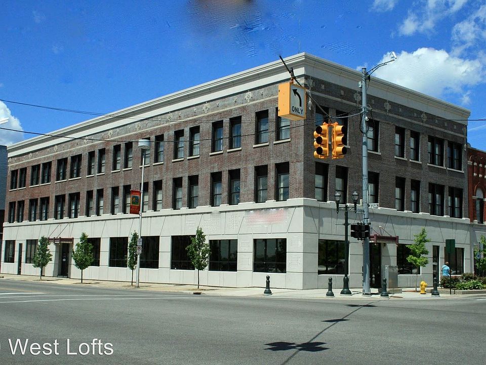 1st image of 10 W Huron St Ste 303