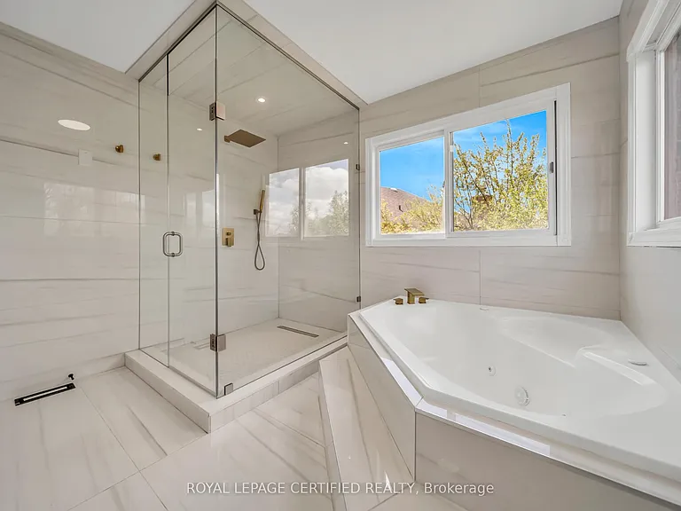 5016 Natkarni Cres #UPPER — Photo 34