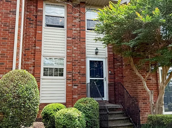 6523 Deane Hill Dr APT 14, Knoxville, TN 37919