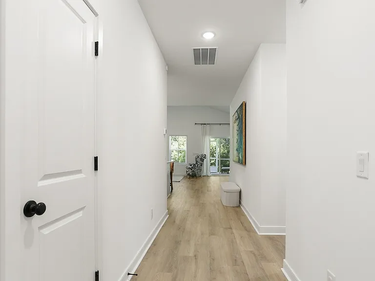 130 Kingswood Cir — Photo 6