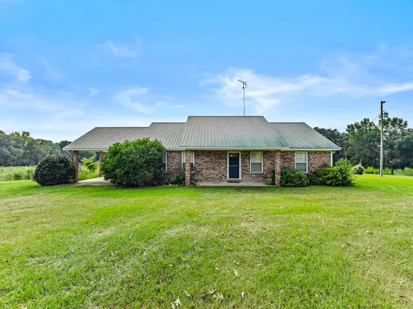 355 George Speed Rd, Collins, MS 39428