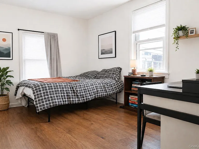 215 Willis Ave #2 — Photo 11